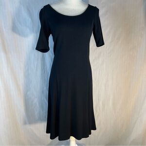 Ann Taylor Little Black Dress Knit Fit & Flare Short Sleeves Classic EUC 6P 👍